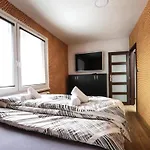In Fren Tat Near & Jacuzzi Villa Frenštát pod Radhoštěm