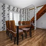 Villa In Fren Tat Near & Jacuzzi