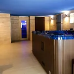 In Fren Tat Near & Jacuzzi