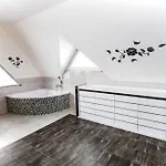 In Fren Tat Near & Jacuzzi *