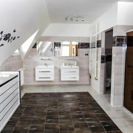Villa In Fren Tat Near & Jacuzzi *