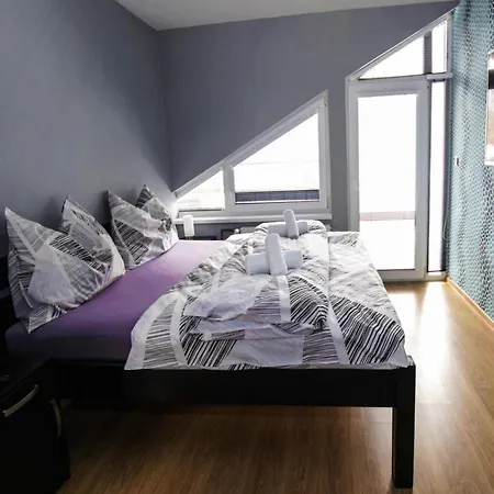 In Fren Tat Near & Jacuzzi Frenštát pod Radhoštěm