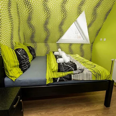 In Fren Tat Near & Jacuzzi Villa Frenštát pod Radhoštěm