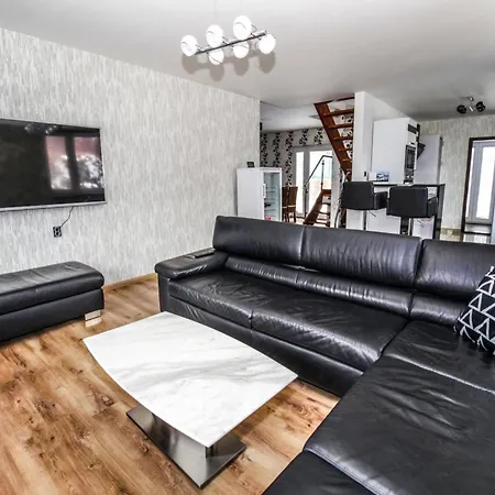 In Fren Tat Near & Jacuzzi Frenštát pod Radhoštěm