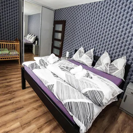 In Fren Tat Near & Jacuzzi Villa Frenštát pod Radhoštěm