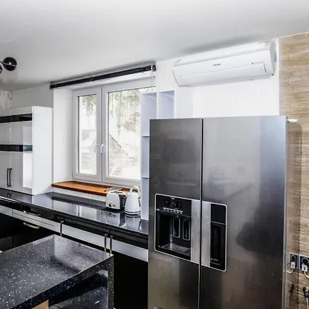 In Fren Tat Near & Jacuzzi Frenštát pod Radhoštěm
