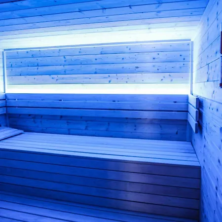 In Fren Tat Near & Jacuzzi Villa Frenštát pod Radhoštěm