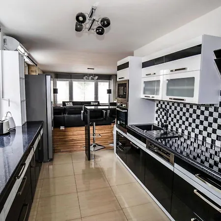 Villa In Fren Tat Near & Jacuzzi