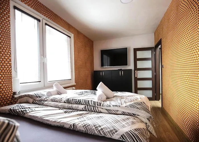 In Fren Tat Near & Jacuzzi Villa Frenštát pod Radhoštěm