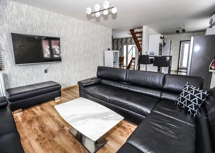 In Fren Tat Near & Jacuzzi Frenštát pod Radhoštěm
