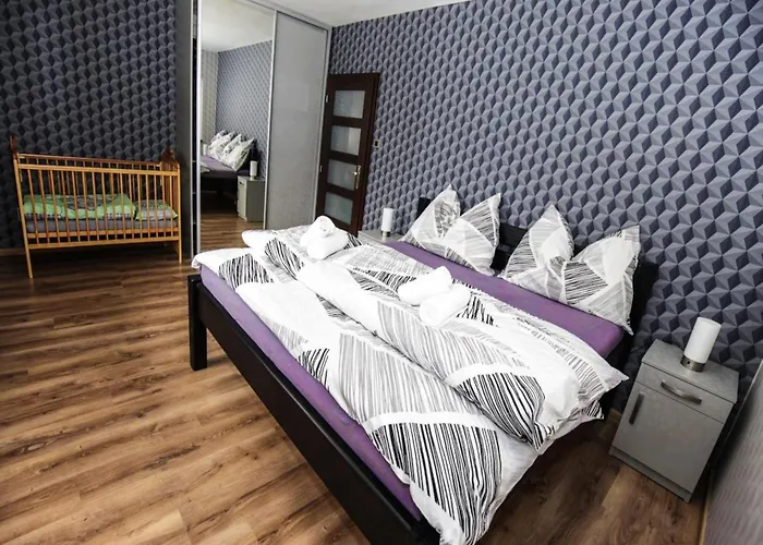 In Fren Tat Near & Jacuzzi Villa Frenštát pod Radhoštěm