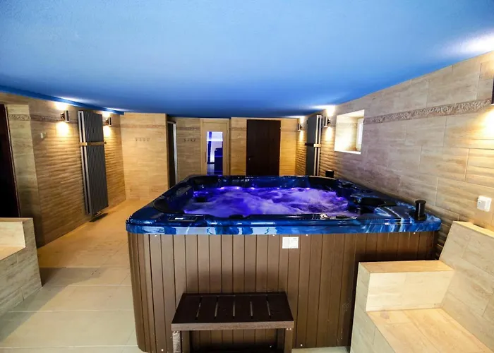 Villa In Fren Tat Near & Jacuzzi Frenštát pod Radhoštěm