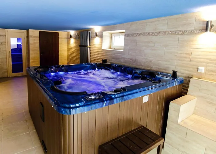 Villa In Fren Tat Near & Jacuzzi Frenštát pod Radhoštěm
