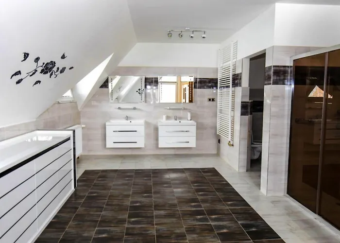 Villa In Fren Tat Near & Jacuzzi *