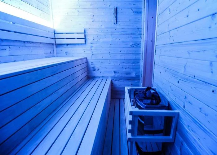 In Fren Tat Near & Jacuzzi *